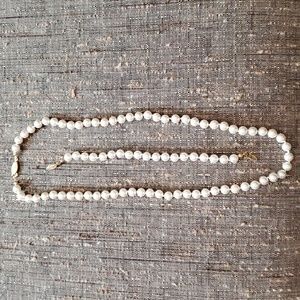 Pearl necklace and bracelet set
